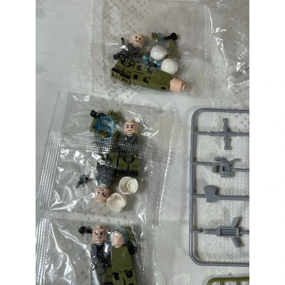 Knockoff Military -theme Building Block Figures And Accesories